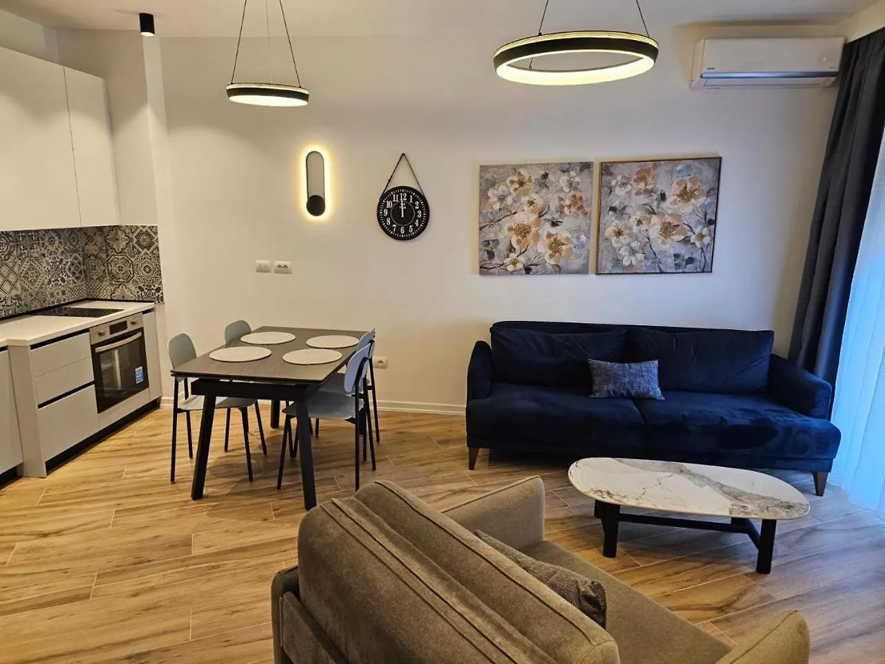 Klaudia Apartments Химара
