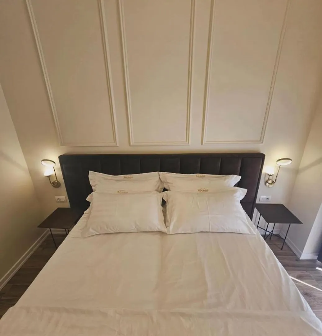 Klaudia Apartments Химара