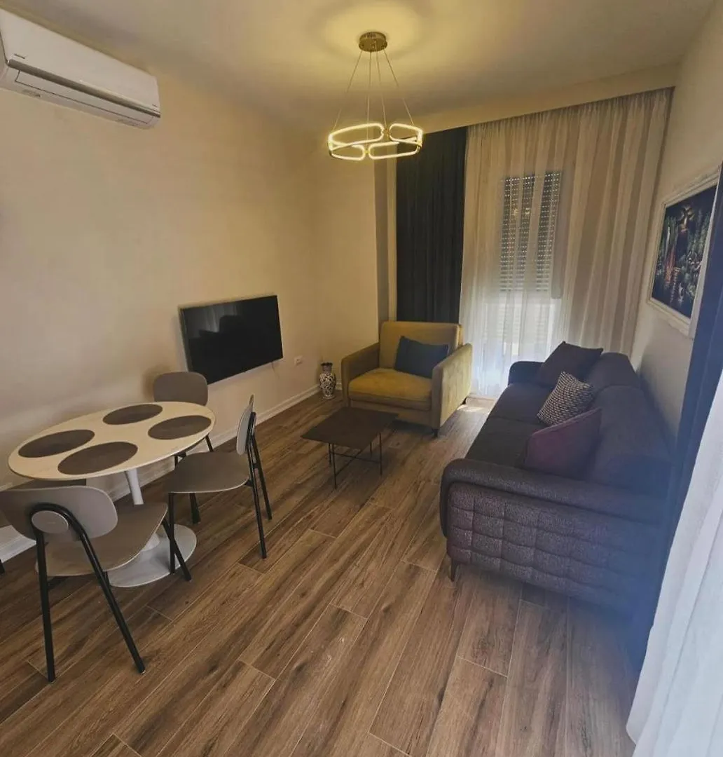 Klaudia Apartments Химара