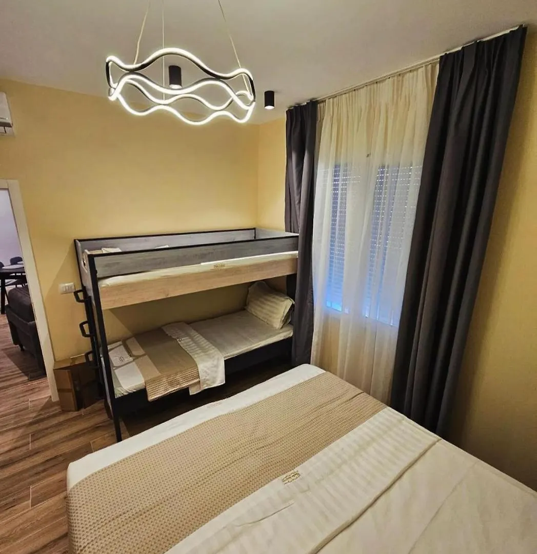 Klaudia Apartments Химара