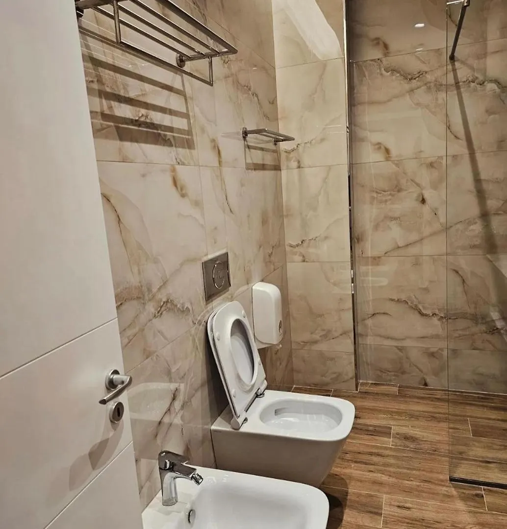 Klaudia Apartments Химара