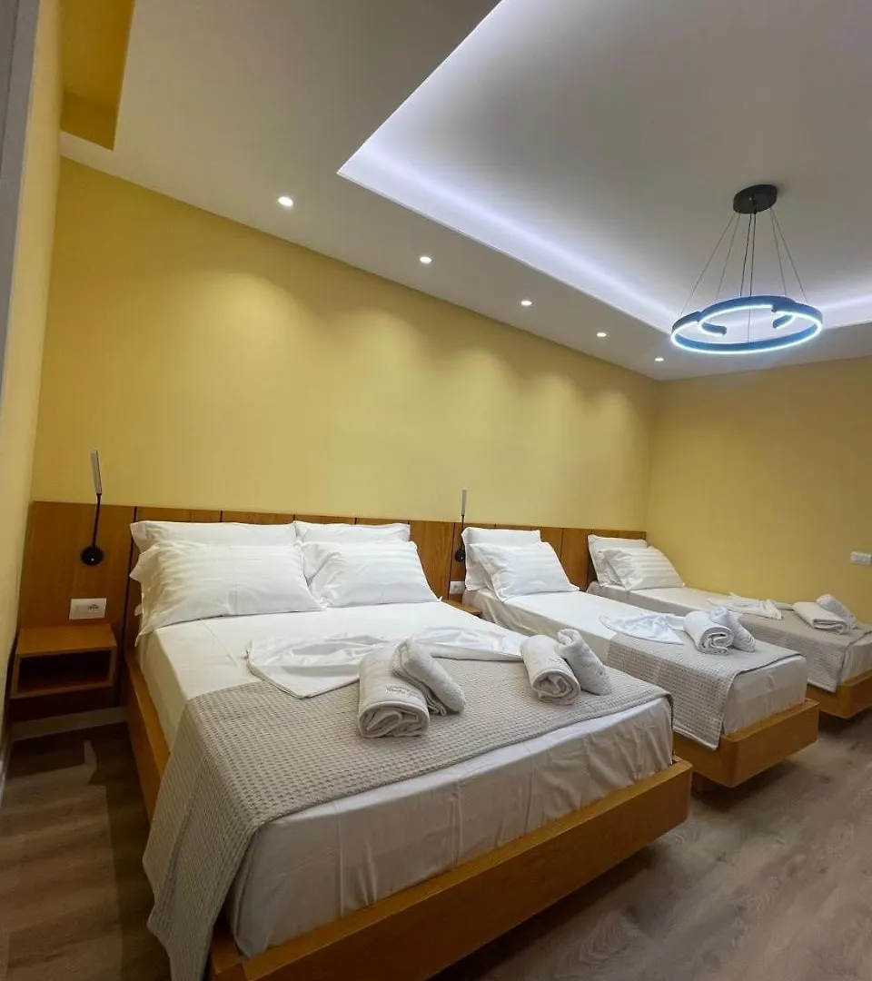 Klaudia Apartments Химара Албания